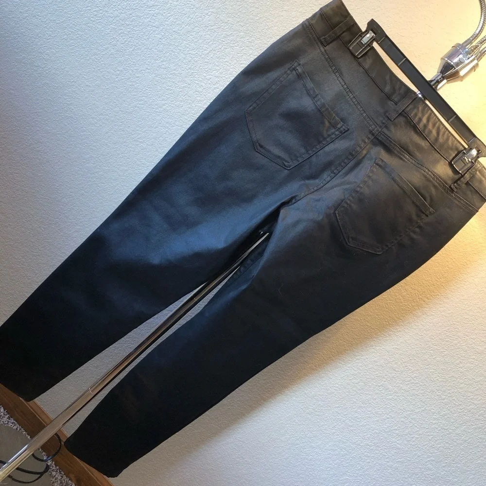 ❤️Hello Gorgeous! Time and Tru Women's Black Coated Jeans